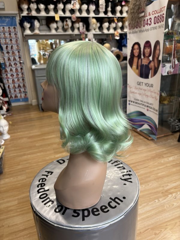 BEAUTIFUL GREEN LACE WIGS - Image 2