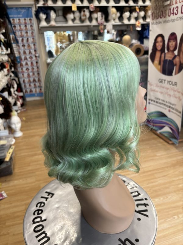 BEAUTIFUL GREEN LACE WIGS - Image 4